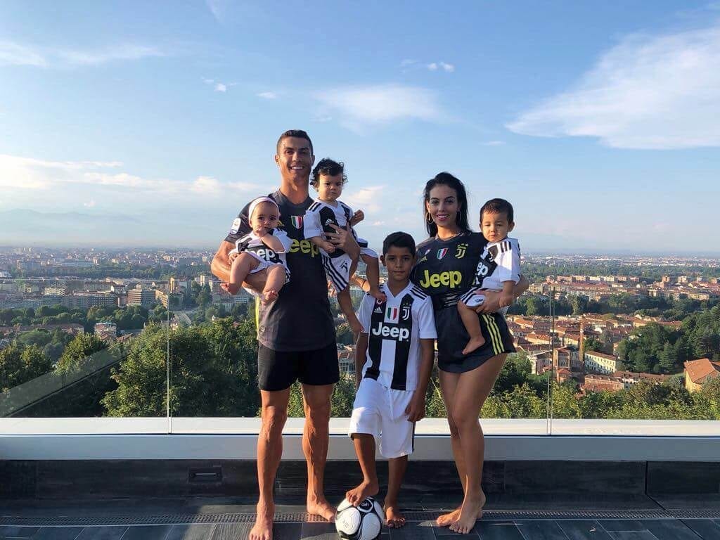 Cristiano Ronaldo s svojo družino na Instagramu